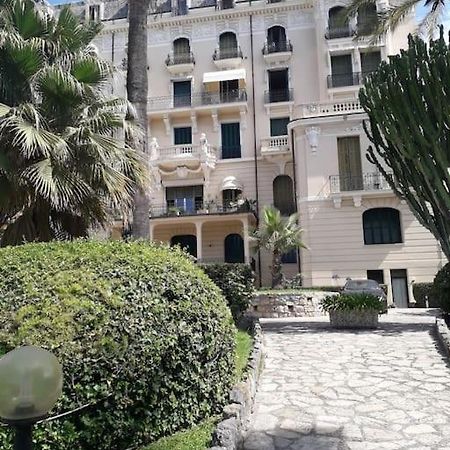 ボルディゲーラLa Casa Di Anna, In Palazzina Liberty Fronte Parcoアパートメント エクステリア 写真