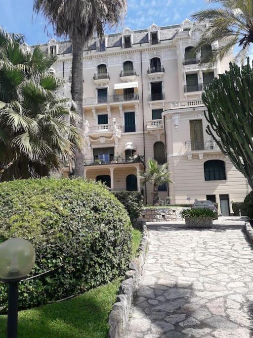 ボルディゲーラLa Casa Di Anna, In Palazzina Liberty Fronte Parcoアパートメント エクステリア 写真
